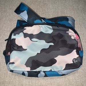 Lululemon everywhere belt bag camo guava pink
